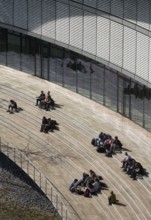 Ökonomicum, Oeconomicum, Institute of Economics, view from the roof of the library with students