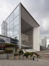 Office and conference building LA GRANDE ARCHE, 1984-89 by Johan Otto von Spreckelsen, cube-shaped