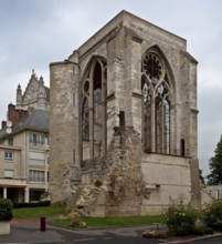 Former collegiate church of St-Barthelemy in the foreground, St., Sankt, Saint