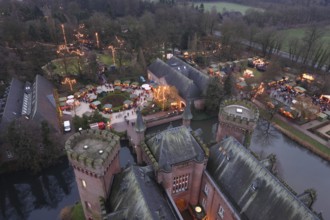 Moyland, castle park in winter, view from the north tower