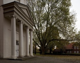 Built in 1804 by Christian Gottlob Langwagen, sloping portico with square development, St., Sankt,