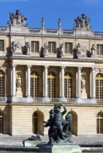 Facade of the central building, garden side with fountain figure