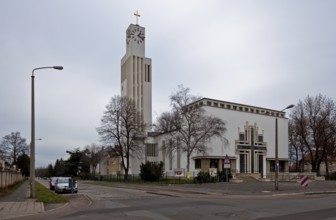 Built 1930-32 by Hans Heinrich Grotjahn, reinforced concrete skeleton construction, tower with