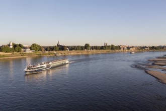 Krefeld, Ürdingen, view from the Krefeld Rhine bridge