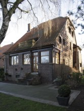 Residential building by Karl Buschhüter (1935-1937), west side, garden side