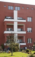 The red front of the Hufeisensiedlung (Fritz-Reuter-Allee, rear) with reconstructed colour scheme