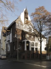 Residential building by Karl Buschhüter (1902), south-west side, historicising home style