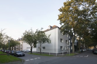 Krefeld, Germaniastrasse, corner of Gneisenaustrasse