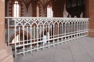 Gallery, railing Church St., Church St., St., St., Saint