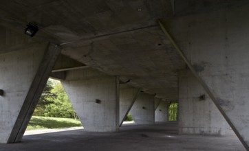 Le Corbusier, Unite d'Habitation, 1965 to 1967, area under the building