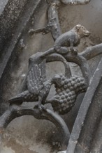 Chaumont, Basilica of St-Jean-Baptiste, portal on the south transept, figurative archivolts, vines