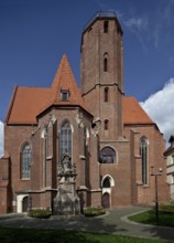 In front of it Nepomuk statue, 1723 by Johann Georg Urbanski, St., Sankt, Saint