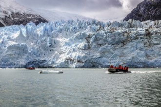 Zodiac excursion around the Porter Glacier, Cordillera Darwin, north-east foothills of the Beagle