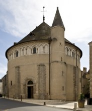 Neuvy-Saint-Sépulchre, Collegiate Church of St-Jacques de Neuvy-Saint-Sépulchre