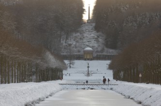 Kleve, amphitheatre with Ceres temple and obelisk in winter