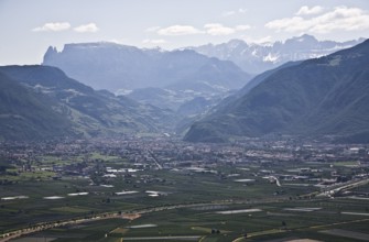 Italy S-Tyrol Bolzano v W seen from the castle Hocheppan behind the Dolomites