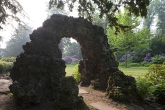 Garden of the Elector, western part designed by Maximilian Friedrich Weyhe in 1807, eastern part