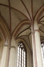 Nave, view of the south-eastern pillars and the vault of the side aisle, St., Sankt, Saint