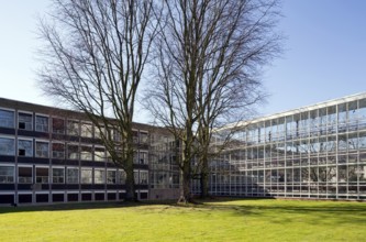 Egon Eiermann 1951-56, administration building and glass connecting corridor to the warehouse tower