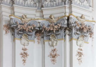 Detail on a pillar with putti, St., Sankt, Saint