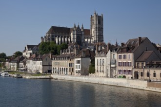 Frankr Auxerre Burgundy Cathedral St-Etienne 70151 View from north-northeast over the Yonne