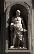 Sculpture by Niccola Pisano on the façade