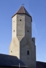 Noble castle begun at the beginning of the 12th century, later an Anhalt office and domain, partial