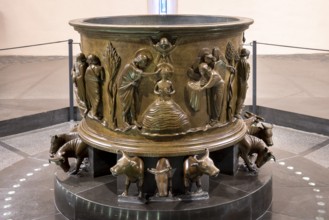 Liège, Liege, St Barthélemy (Sint-Bartolomeüskerk, Sankt Bartholomäus), baptismal font by Reiner