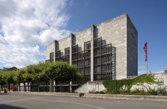 Mainz, Town Hall designed by Arne Jacobsen 1968-1970, built 1970-1974 by Otto Weitling, Rhine side