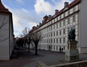 Buildings on both sides of Lindenallee, view to the west, Francke monument on the right 1829