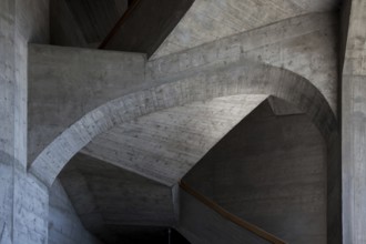 Construction began in 1925, main staircase, staircases made of exposed concrete