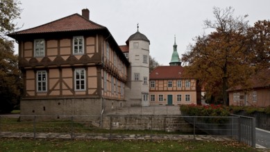 Hoffmann von Fallersleben archive at the back, above it the spire of the Protestant church. August