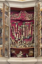 Reliquaries in the choir, St., Saint, Saint