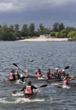 Erftstadt, Liblarer See, canoe polo WSF Liblar, lido in the background