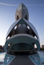 City of Arts and Sciences (cat./val. Ciutat de les Arts i de les Ciències), opera house QUEEN