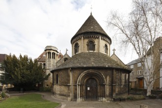 Round Church, one of only four Norman round churches in England, view from the south, St., Saint,