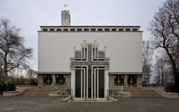 Built in 1930-32 by Hans Heinrich Grotjahn, reinforced concrete skeleton construction, tower with