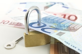 20 euro banknote with security lock