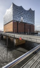 Hamburg, Elbphilharmonie, view from the north-east over the Mahatma Gandhi Bridge, designed by