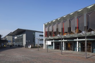 Krefeld, municipal theatre (Gerhard Graubner 1963) and media library (HPP 2008) on Theaterplatz