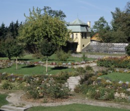 Spindlhof Castle, castle garden with gardener's house from 1810