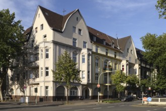 Apartment blocks by Hermann Muthesius 1012