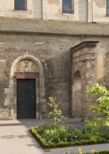 North side, north portal with tympanum and Frankish arch, St., Sankt, Saint