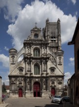 Frankr Auxerre Burgundy Church of St-Pierre 70310 Built with interruptions 1536-1656 West facade