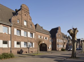 Architects Girmes & Oediger 1921, gatehouse on Ter-Meer-Platz