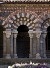 Cloister, south wing Arcade arch, St., Sankt, Saint