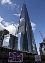 Built in 2009-12 by Renzo Piano, height 310 m, seen from London Bridge Station