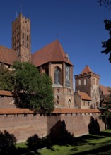 Castle from south-east, detail with from left: Tower, chancel of the castle church and Pfaffenturm,