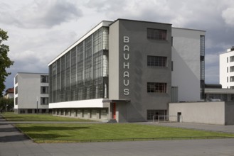 Dessau, Bauhaus, workshop wing, view from the south