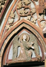 West portal, tympanum with angel, St., Sankt, Saint